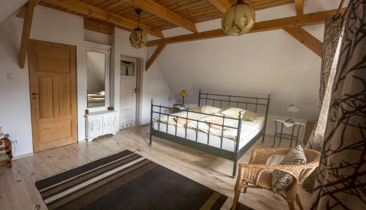 Miodowa Kolonia Bed & Breakfast Bialowieza Exterior photo